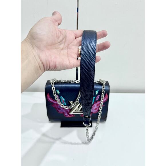 Louis Vuitton Blue Nuit Epi Leather Sequin Flames Twist MM Bag Limited Edition - Picture 6 of 12